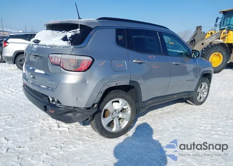 2019 Jeep Compass Latitude 4X4 из США, поврежденный, VIN 3C4NJDBB8KT595744